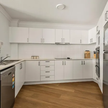 Kirra Palms Holiday Apartments-3